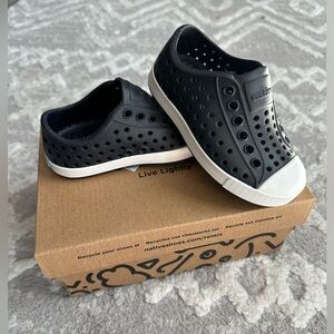 New Toddler 5C black native shoes